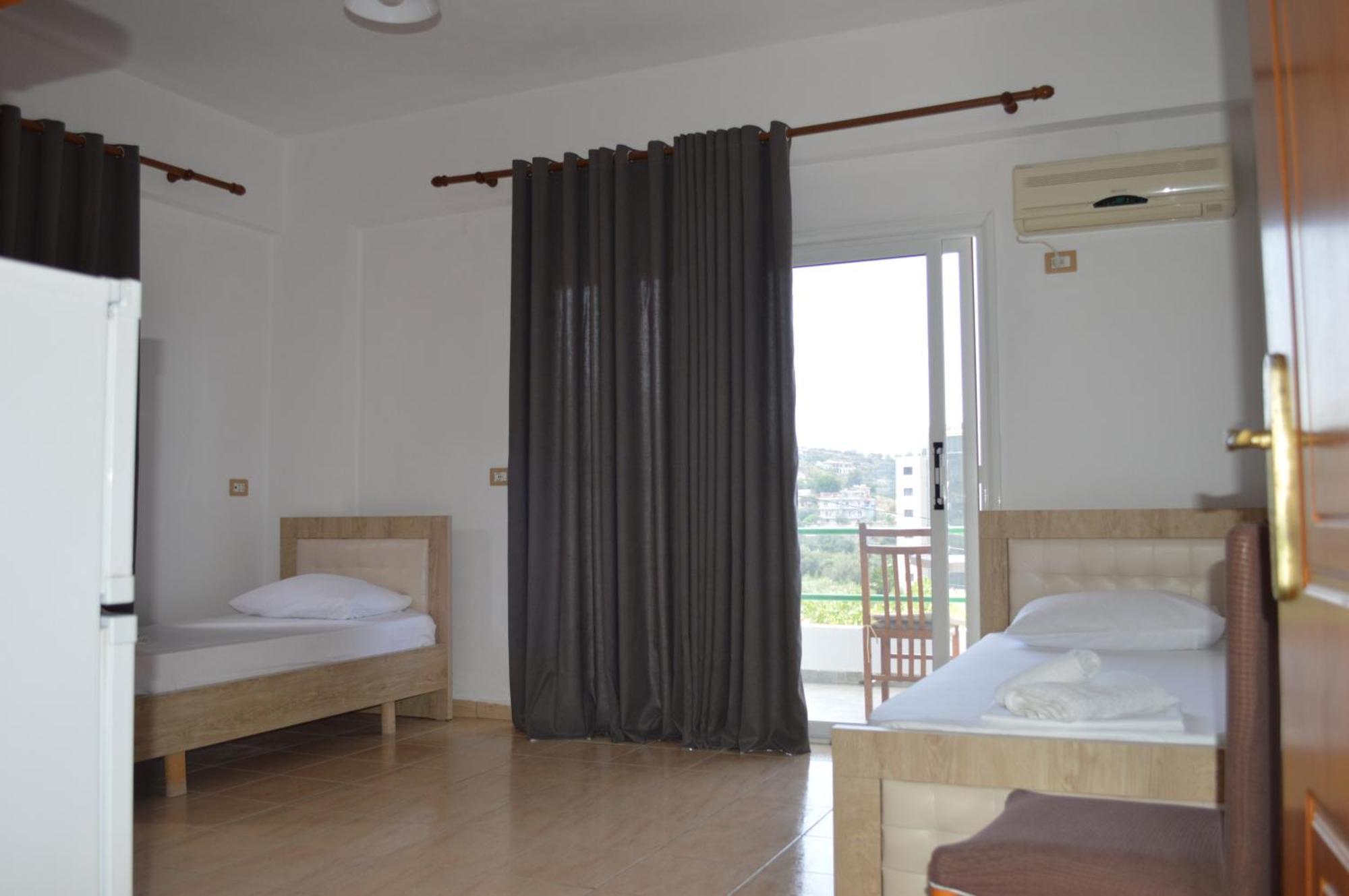Velco Bb Himara Bed and Breakfast Eksteriør billede