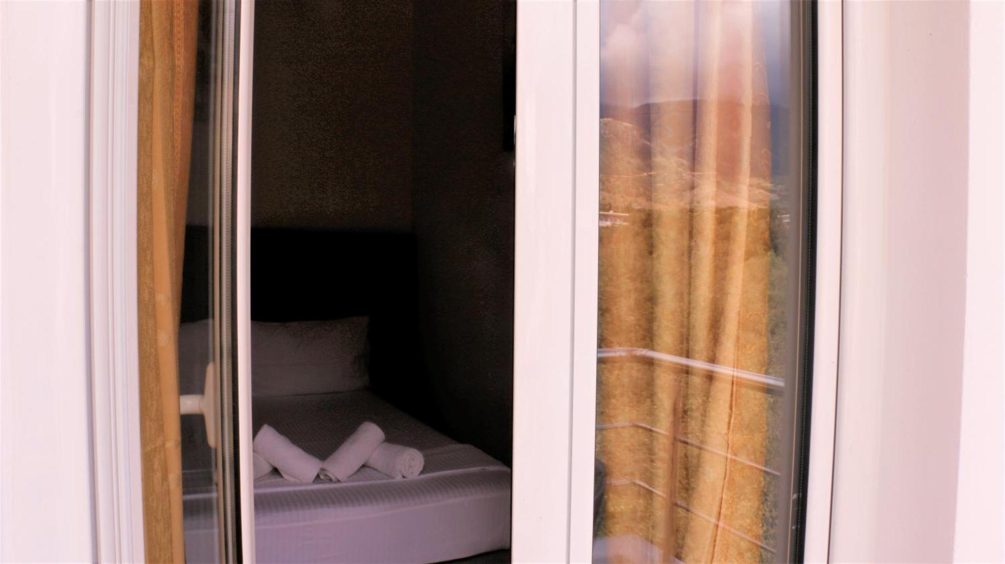 Velco Bb Himara Bed and Breakfast Eksteriør billede