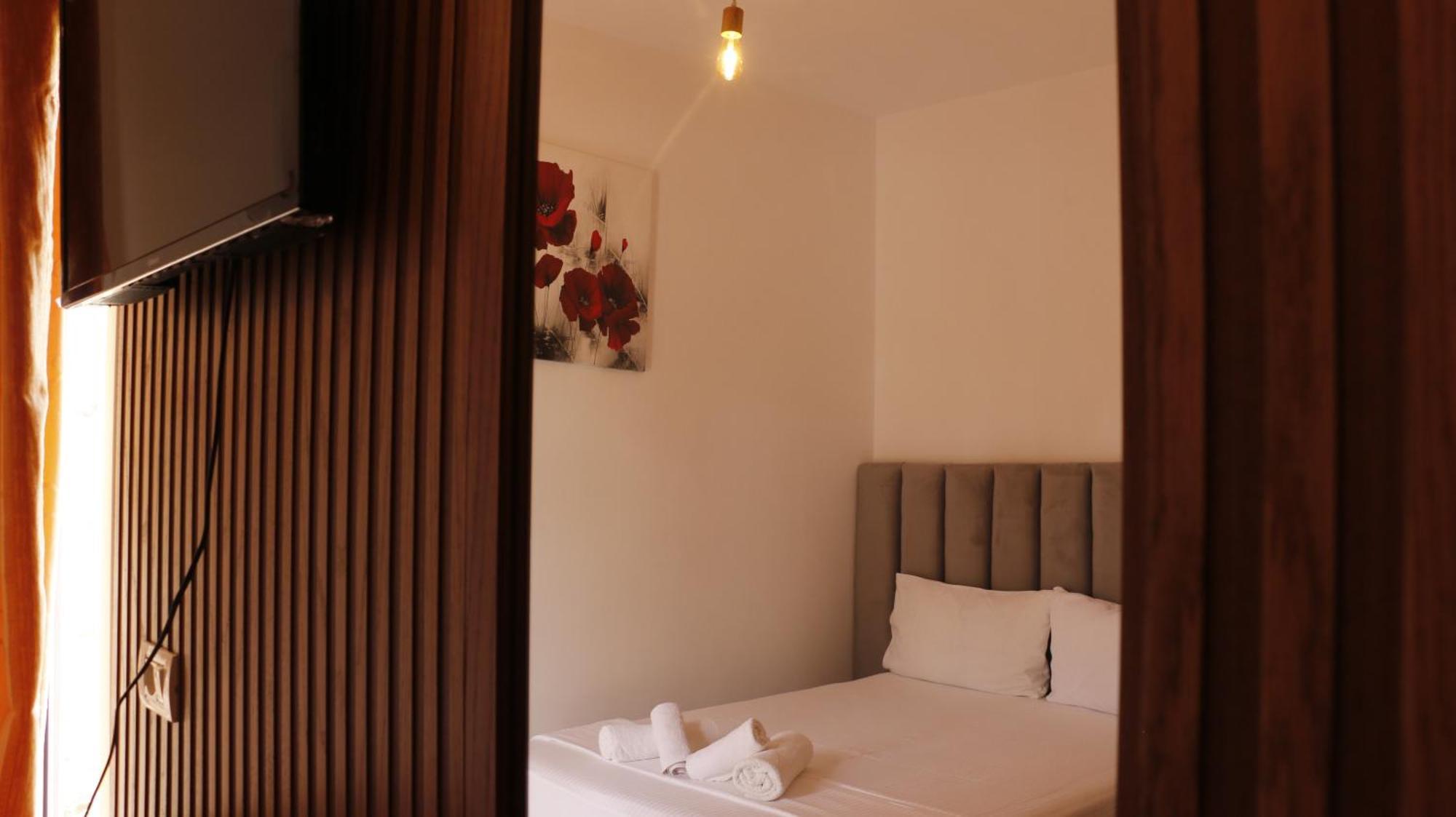 Velco Bb Himara Bed and Breakfast Eksteriør billede