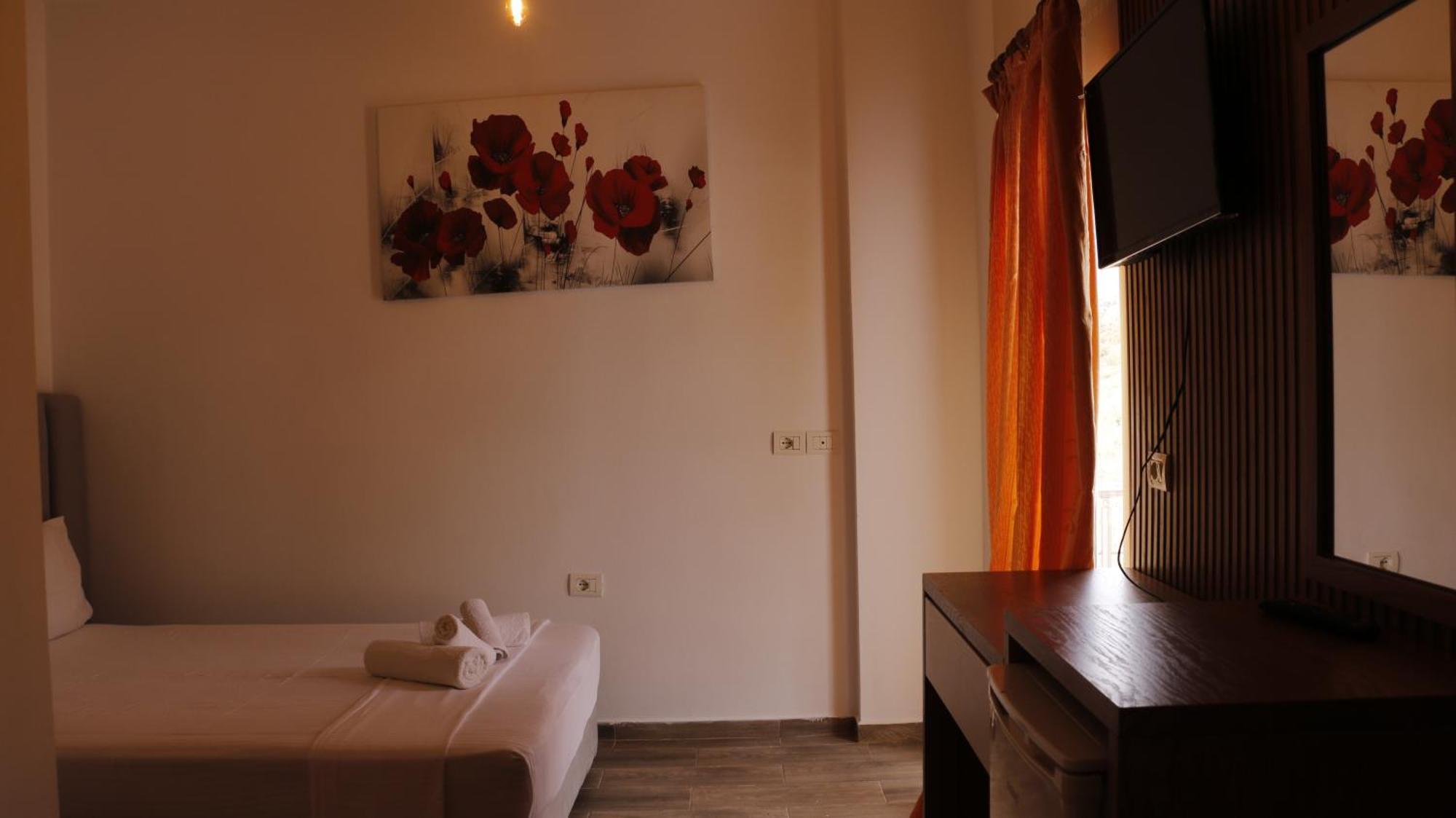 Velco Bb Himara Bed and Breakfast Eksteriør billede