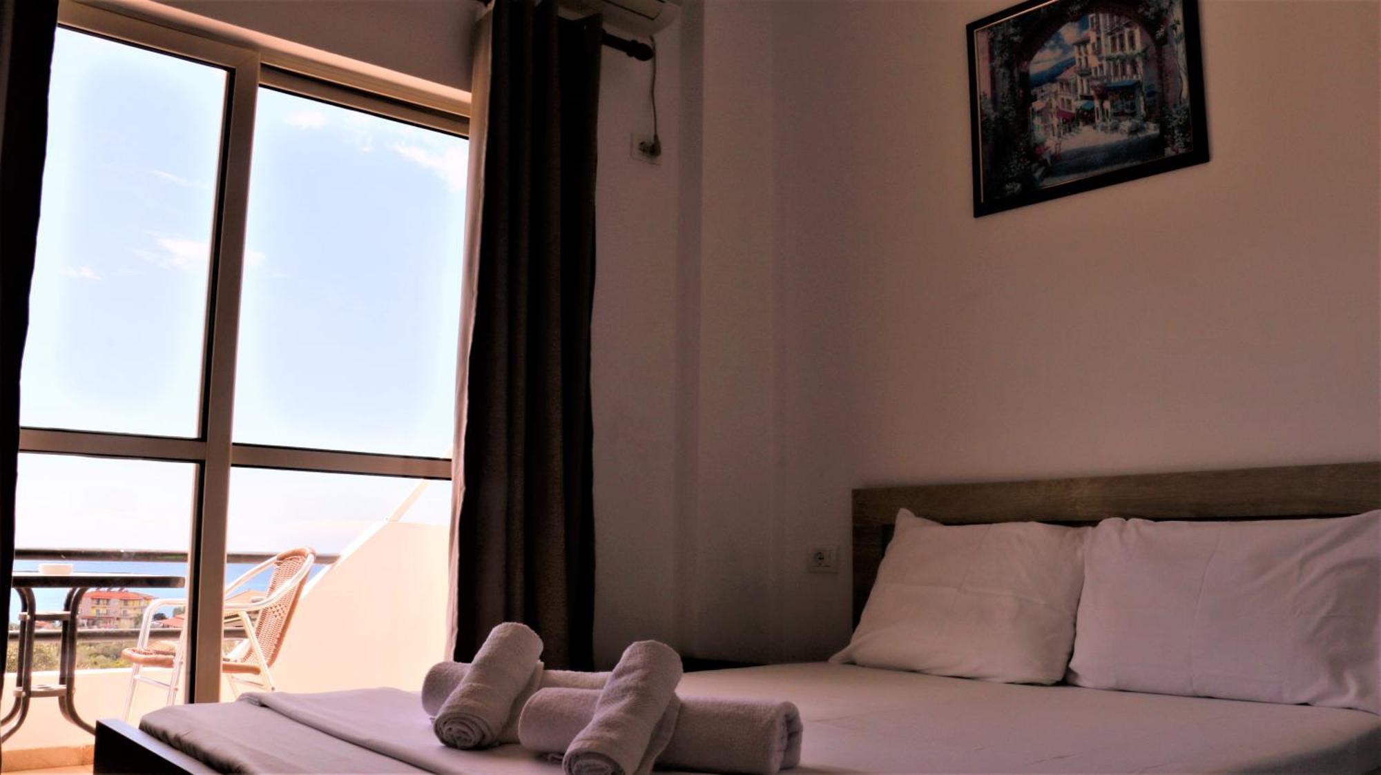 Velco Bb Himara Bed and Breakfast Eksteriør billede