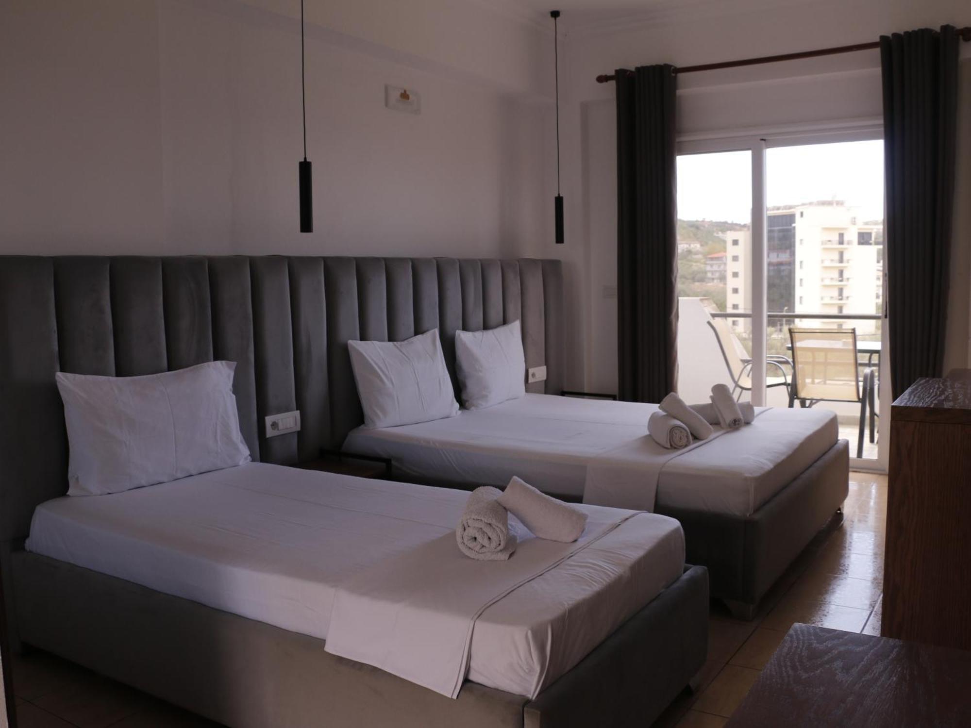 Velco Bb Himara Bed and Breakfast Eksteriør billede
