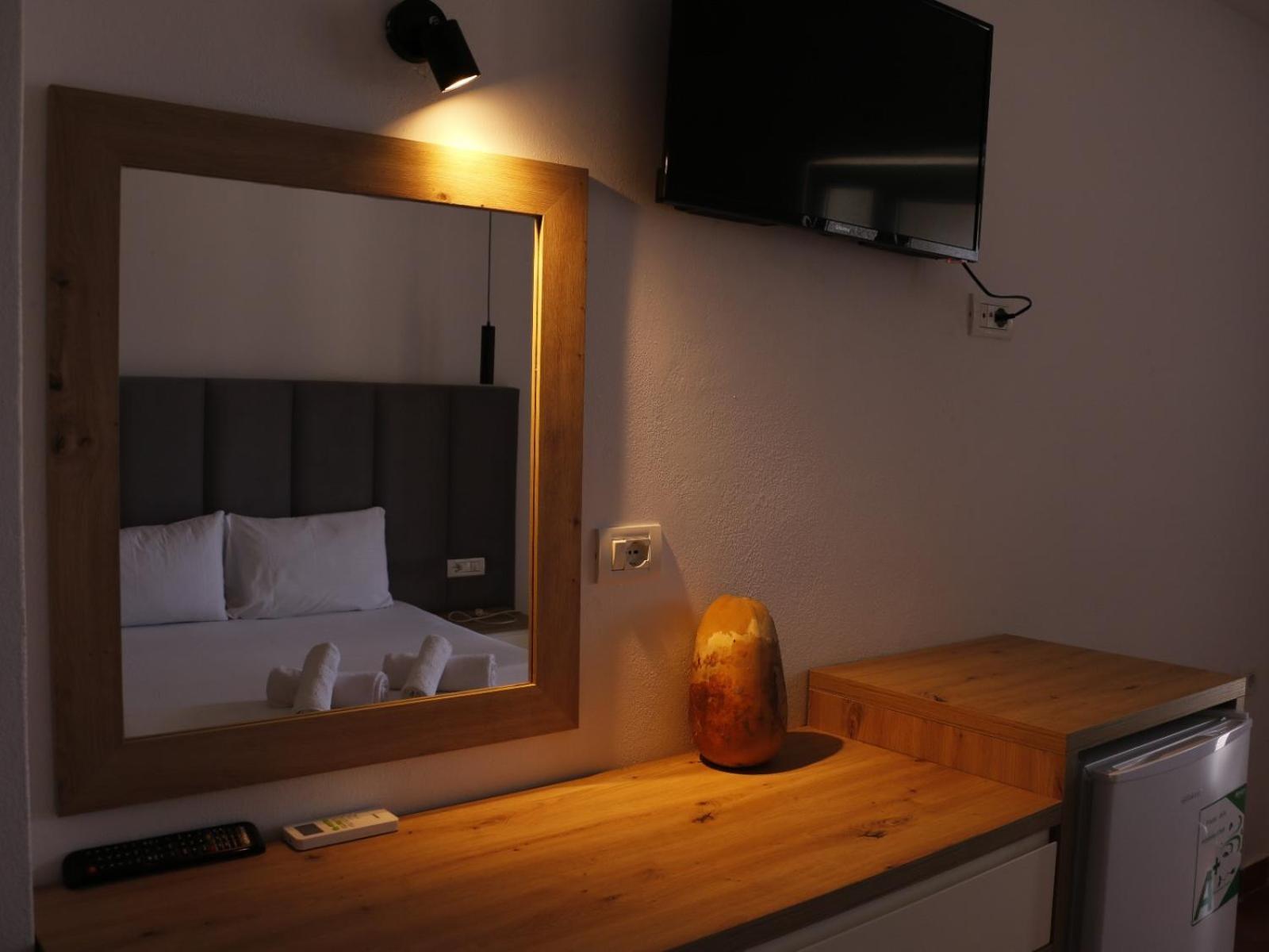 Velco Bb Himara Bed and Breakfast Eksteriør billede